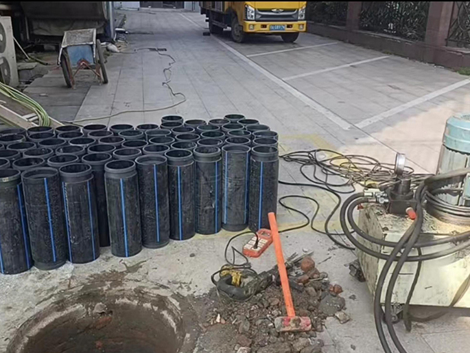 巴林右PE置换管厂家 DN315置换管 非开挖管短管置换